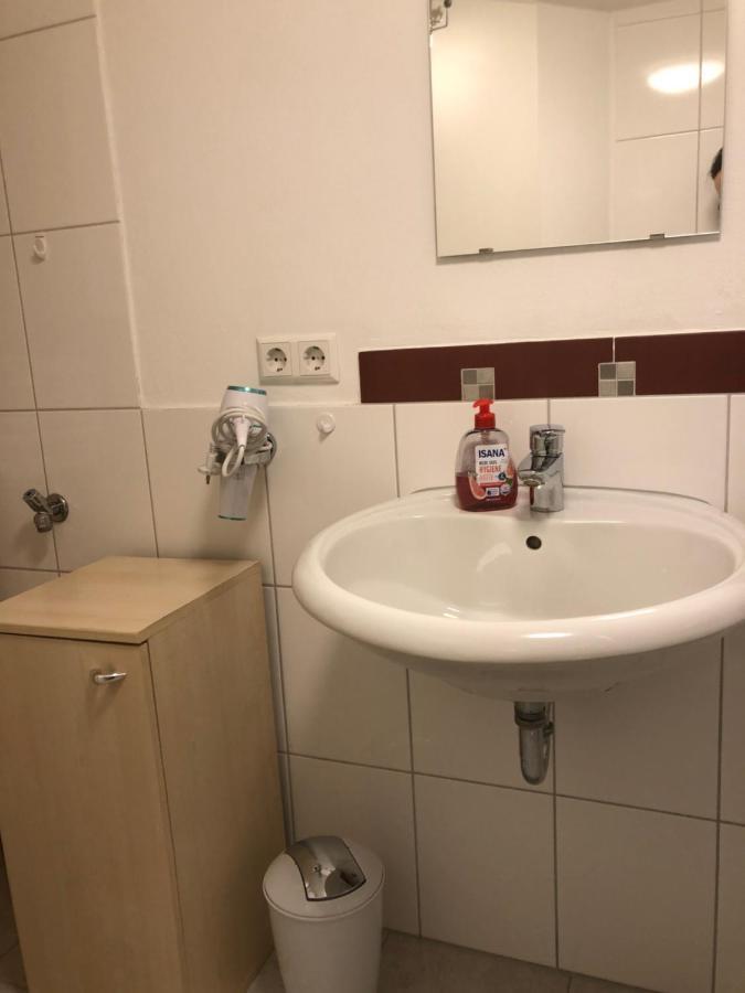 Guest Appartements Mit 2 Getrennten Schlafzimmern Fuer 4 Personen 24H Check In Aalen Eksteriør billede