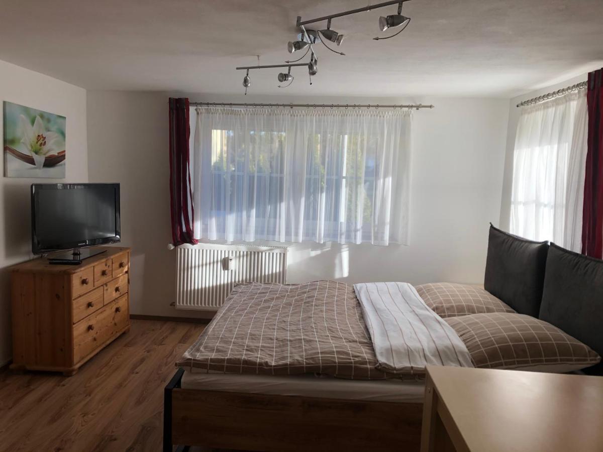 Guest Appartements Mit 2 Getrennten Schlafzimmern Fuer 4 Personen 24H Check In Aalen Eksteriør billede