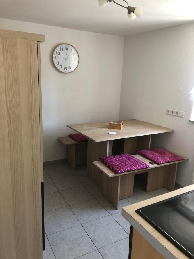 Guest Appartements Mit 2 Getrennten Schlafzimmern Fuer 4 Personen 24H Check In Aalen Eksteriør billede