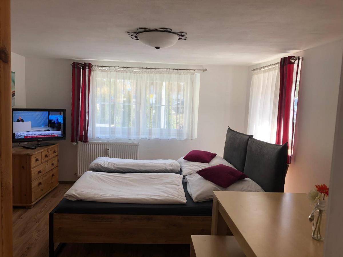 Guest Appartements Mit 2 Getrennten Schlafzimmern Fuer 4 Personen 24H Check In Aalen Eksteriør billede